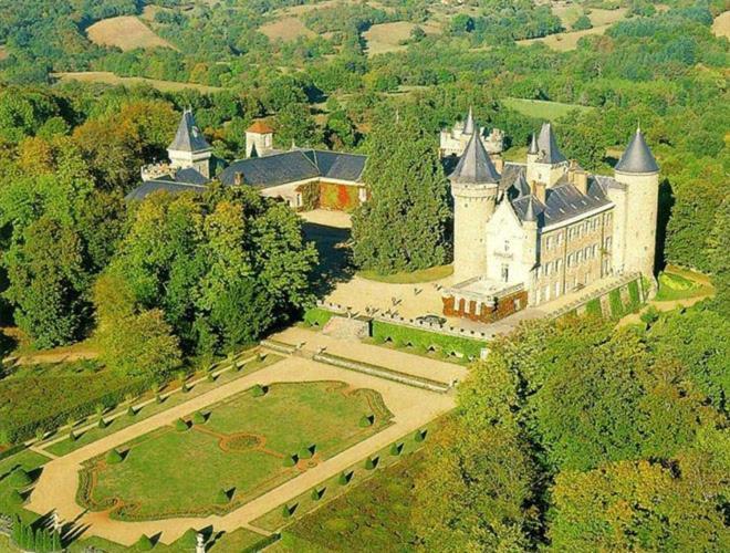 Chateau De Busset Exteriör bild