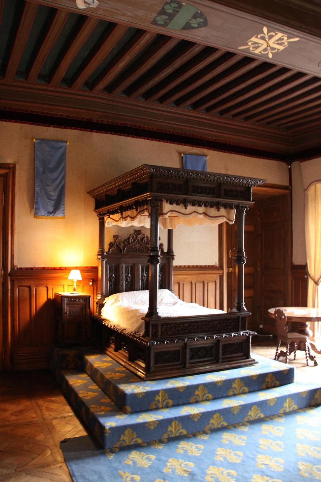 Chateau De Busset Exteriör bild